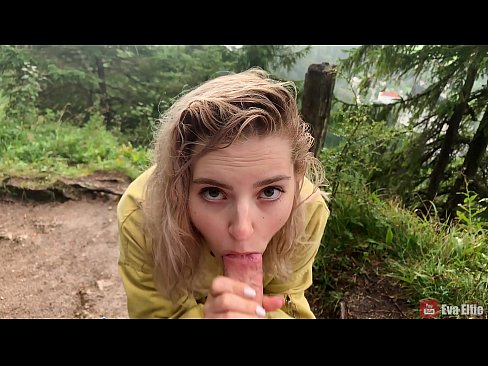 ❤️ Dievča prehĺta semeno po verejnom fajčení - Eva Elfi Šukanie video na nás ❌❤